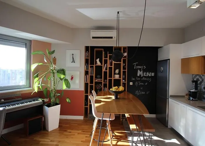 Kristina\'S Cozy Designer Apartment