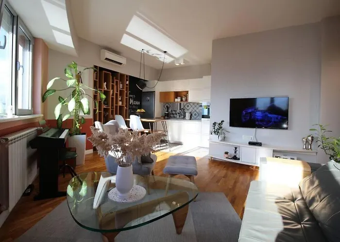 Kristina\'S Cozy Designer Apartment